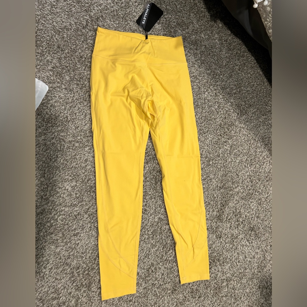 Alphalete Pulse Surge leggings NEW in Citrus Medium